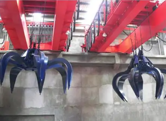 智能抓斗起重机的控制系统